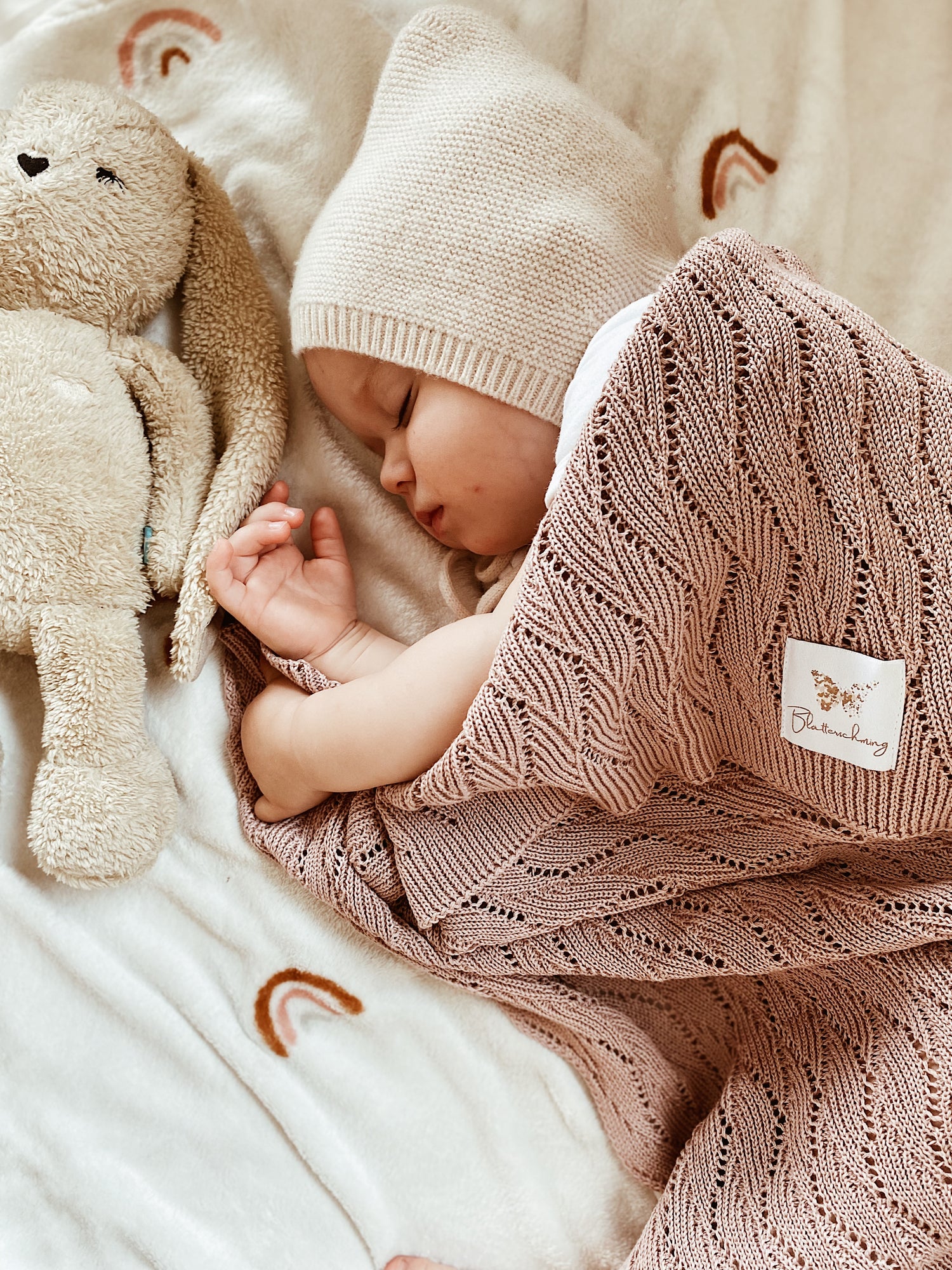 Babydecke Baumwolle Rosa
Sommerdecke Baby Rosa
Babydecke rosa
Kuscheldecke Baby
Strickdecke Baby
Gestrickte Babydecke Rosa