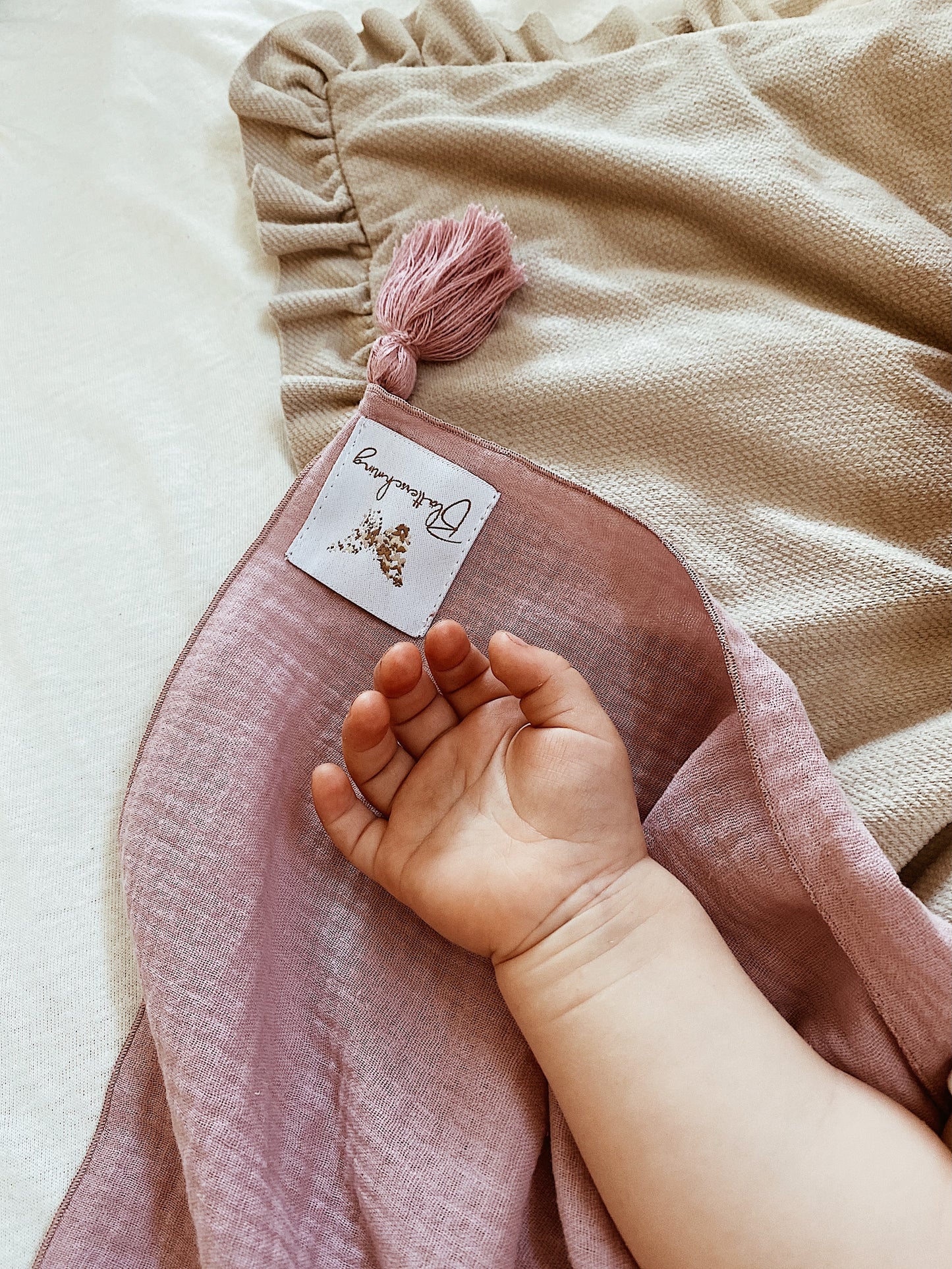 Musselin Babydecke
Musselin Decke
Musselin Babydecke Sommer
Musselin Decke Baby
Musselintuch Baby
Musselintuch Baby Rosa
Musselintuch Baby Beige
XL Musselintuch
Kuschelweiche Baby Musselintücher
Pucktuch Baby Musselin
Stilltuch Baby Musselin
Kuscheltuch Baby