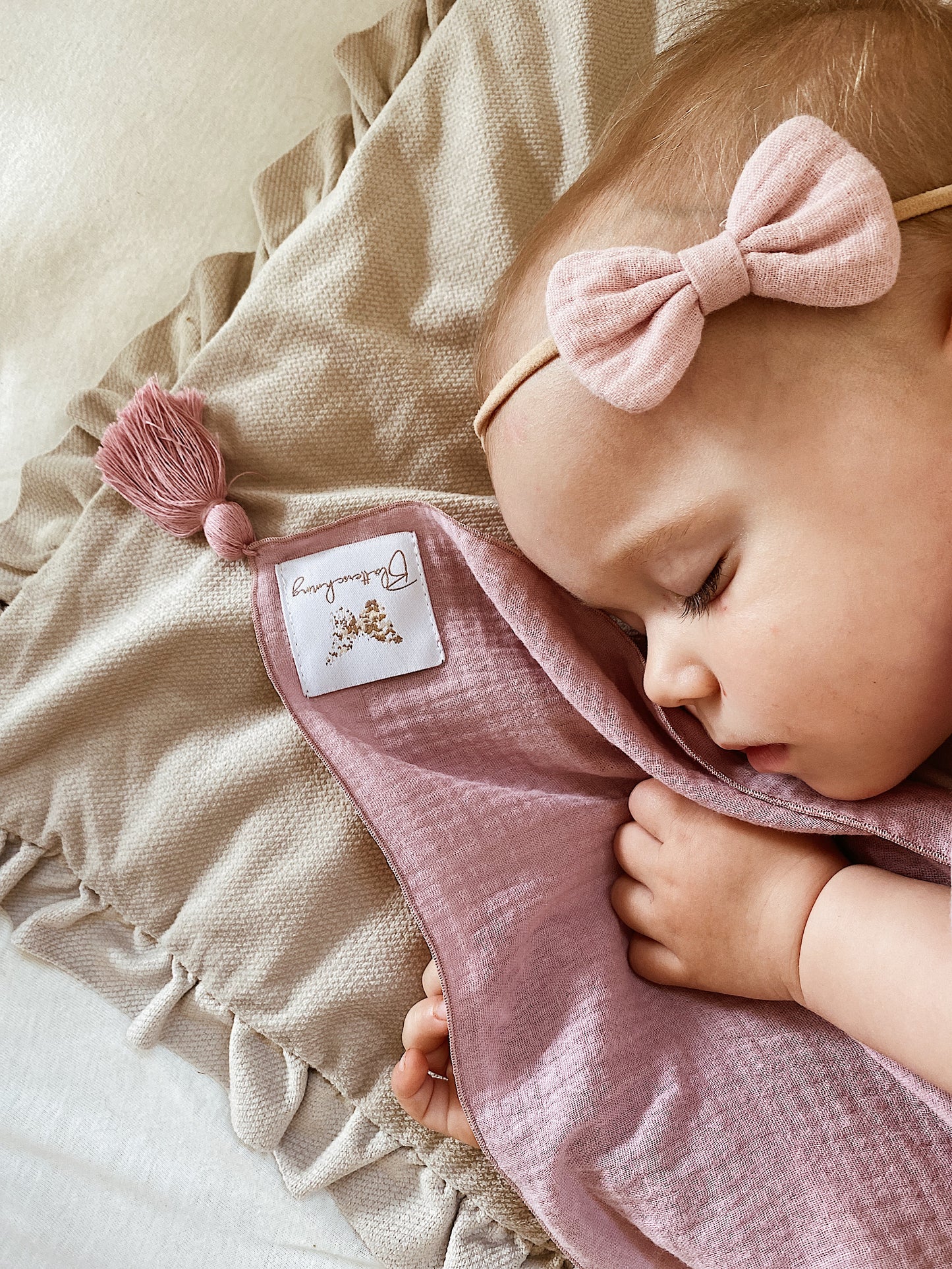 Musselin Babydecke
Musselin Decke
Musselin Babydecke Sommer
Musselin Decke Baby
Musselintuch Baby
Musselintuch Baby Rosa
Musselintuch Baby Beige
XL Musselintuch
Kuschelweiche Baby Musselintücher
Pucktuch Baby Musselin
Stilltuch Baby Musselin
Kuscheltuch Baby