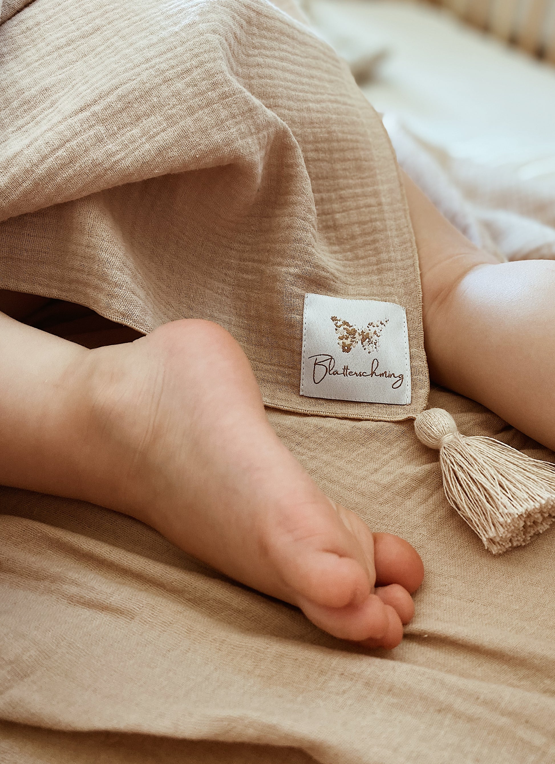 Musselin Babydecke
Musselin Decke
Musselin Babydecke Sommer
Musselin Decke Baby
Musselintuch Baby
Musselintuch Baby Rosa
Musselintuch Baby Beige
XL Musselintuch
Kuschelweiche Baby Musselintücher
Pucktuch Baby Musselin
Stilltuch Baby Musselin
Kuscheltuch Baby