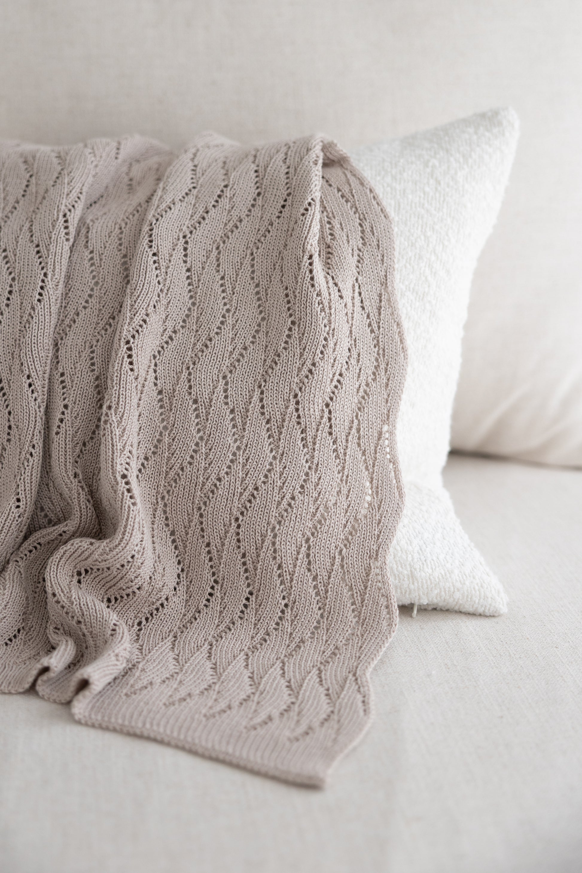 Babydecke Baumwolle sand
Sommerdecke Baby sand
Babydecke sand
Kuscheldecke Baby sand
Strickdecke Baby sand
Gestrickte Babydecke sand
Blätterschming Babydecke