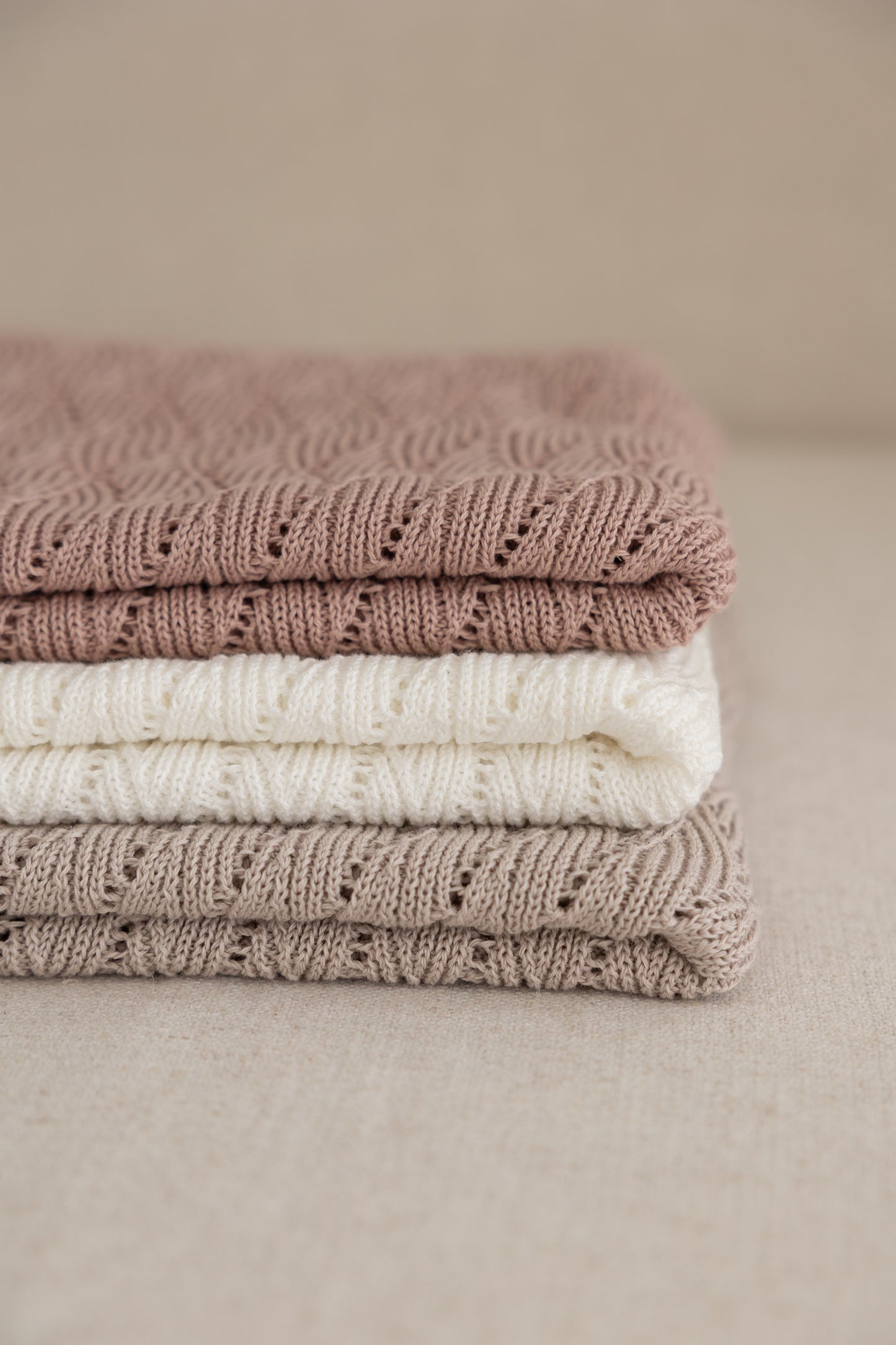 Babydecke Baumwolle Sand
Sommerdecke Baby Sand
Babydecke sand
Kuscheldecke Baby sand
Strickdecke Baby sand
Gestrickte Babydecke sand
Blätterschming Babydecke