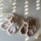 Babyschuhe Merinowolle
Gestrickte Babyschuhe
Kuschelweiche Babyschuhe
Babyschuhe gestrickt
Merinowolle Socken Baby
merino baby Socken
merino babykleidung