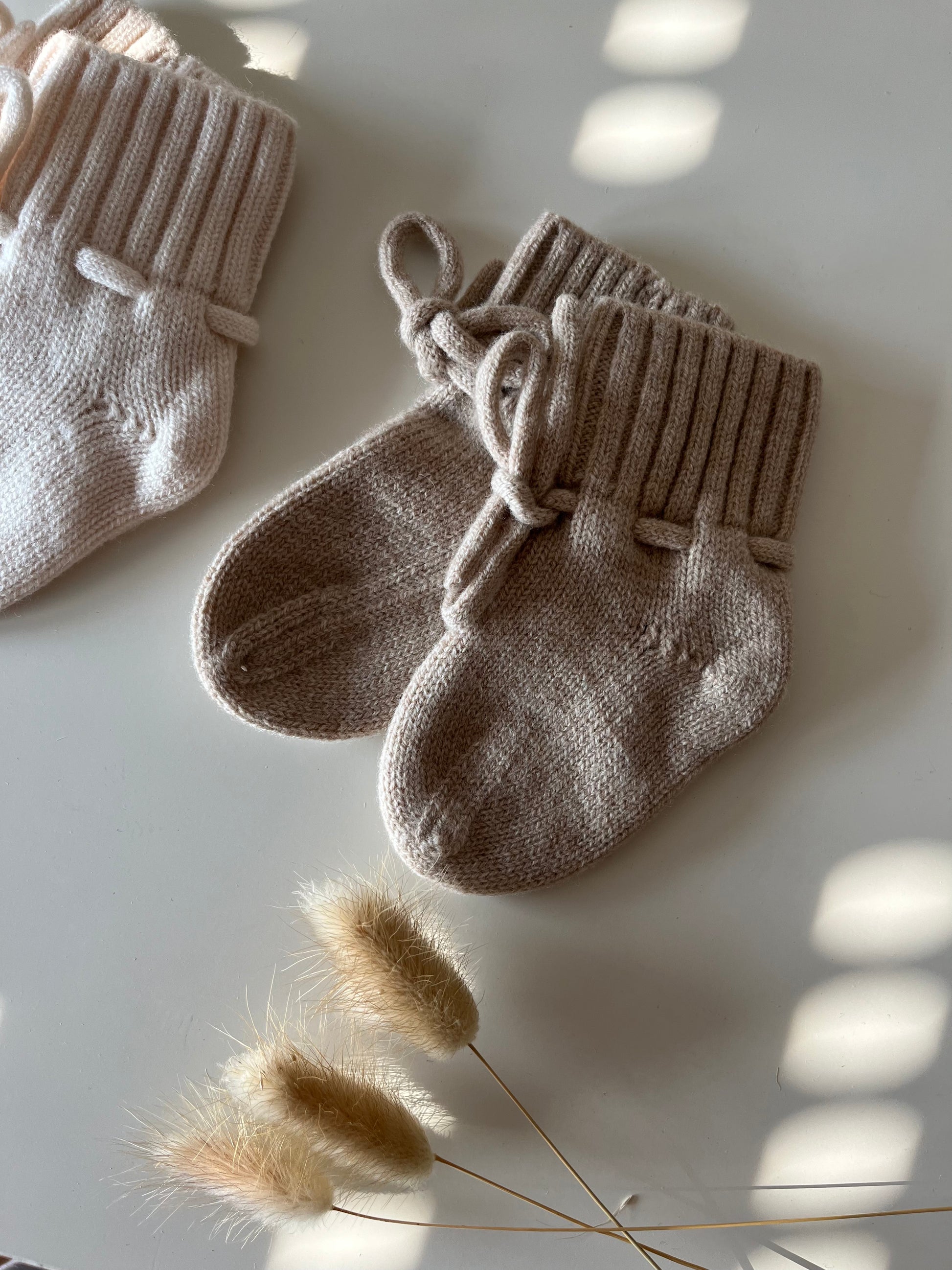 Babyschuhe Merinowolle
Gestrickte Babyschuhe
Kuschelweiche Babyschuhe
Babyschuhe gestrickt
Merinowolle Socken Baby
merino baby Socken
merino babykleidung