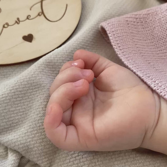 Babydecke Merinwolle
Babydecke Merinowolle gestrickt
Babydecke Merinowolle Sommer
Babydecke Merinowolle Rosa
Babydecke Merinowolle Sale
Strickdecke Baby
Kuscheldecke Baby
Erstausstattung Baby 